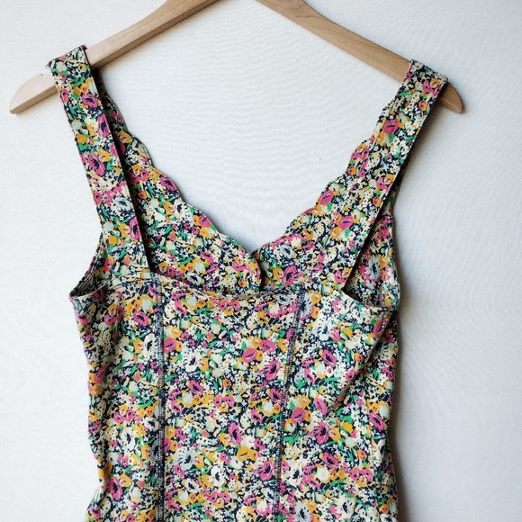 Urban Outfitters | Kimchi Blue Floral Prairie Scallop Tank Top | Small - Picture 4 of 6